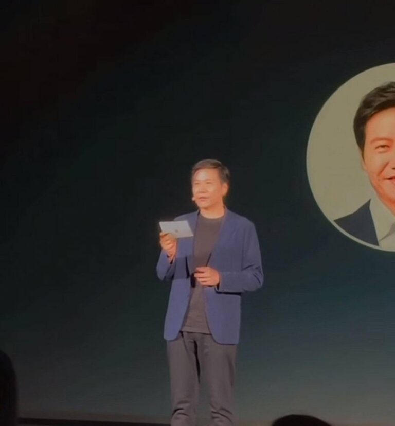 美妆品牌 MAC 推出无瑕底妆系列新品——无瑕“大黑饼”